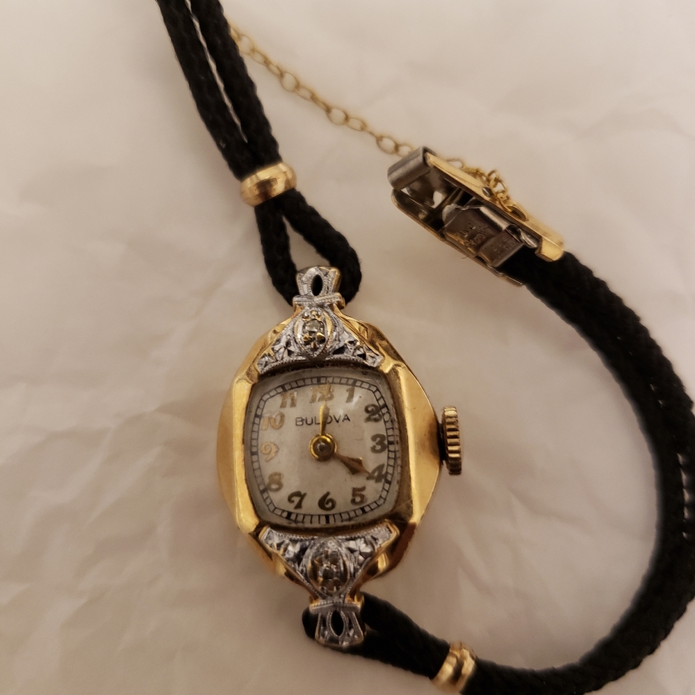 Bulova watch - Picture 4 of 4